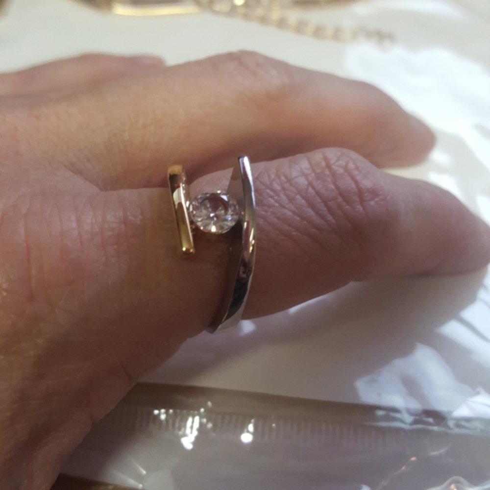 Size 9 two-tone minimalist ring